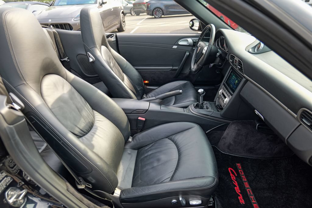 Used 2006 Porsche 911 Carrera RWD image 34