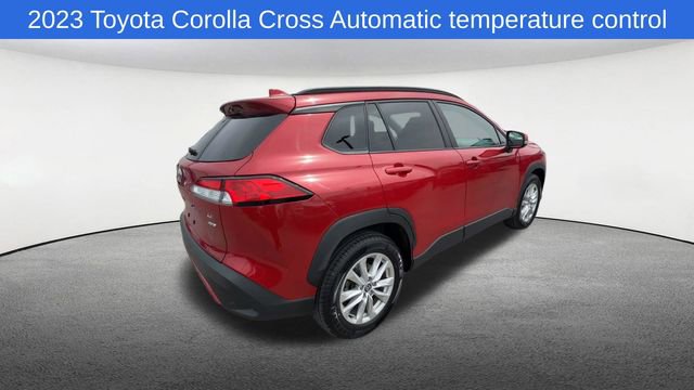 Used 2023 Toyota Corolla Cross LE AWD/4WD image 9
