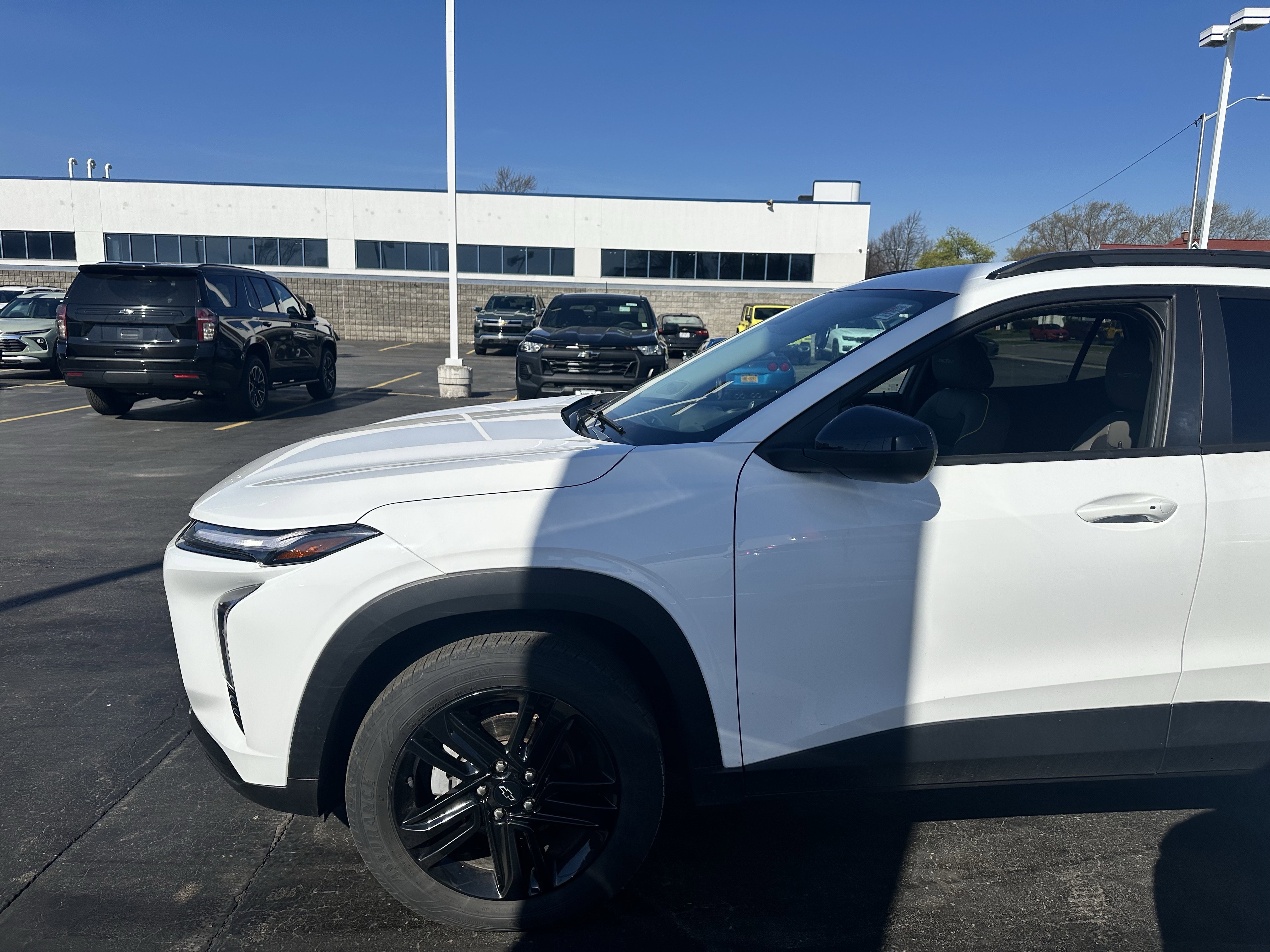 Certified 2024 Chevrolet Trax ACTIV w/ Driver Confidence Package FWD image 4