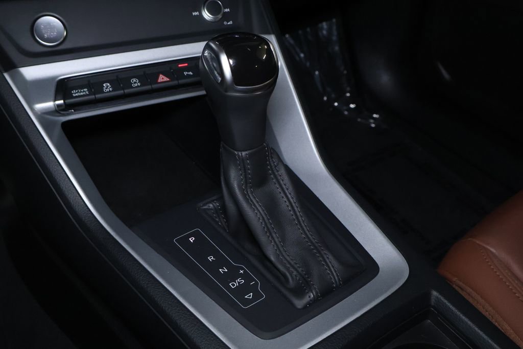 Used 2020 Audi Q3 2.0T Premium w/ Convenience Package image 32