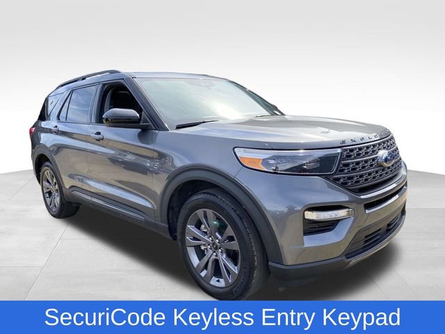 Used 2023 Ford Explorer XLT w/ Equipment Group 202A image 6