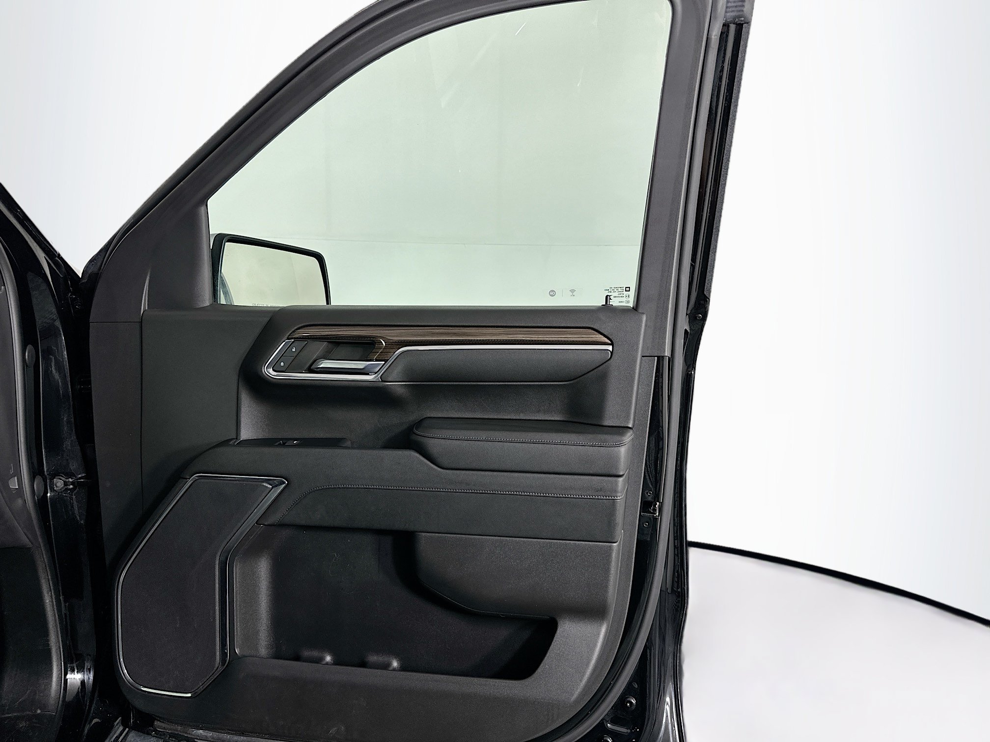 Used 2023 Chevrolet Silverado 1500 LT AWD/4WD image 32