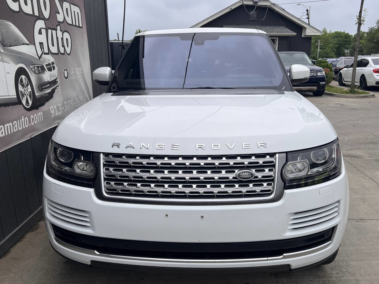 Used 2016 Land Rover Range Rover HSE image 13