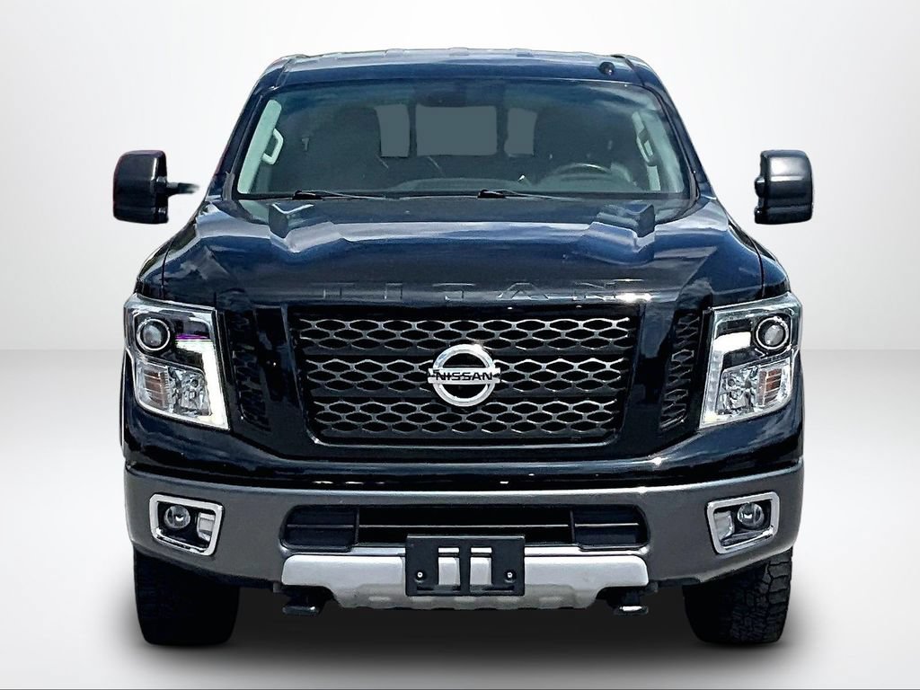 Used 2017 Nissan Titan PRO-4X AWD/4WD image 4