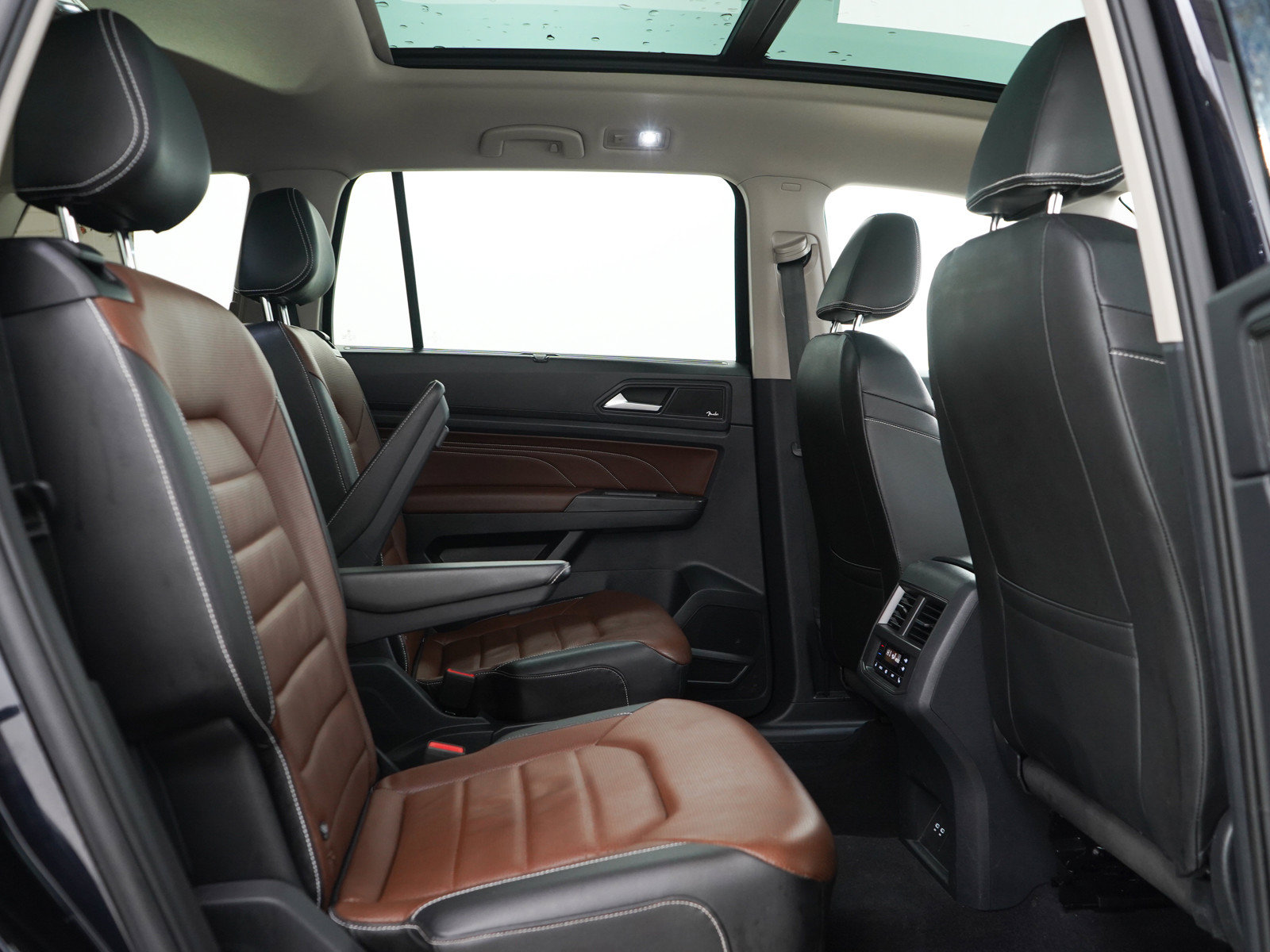 Used 2023 Volkswagen Atlas SEL Premium AWD/4WD image 13