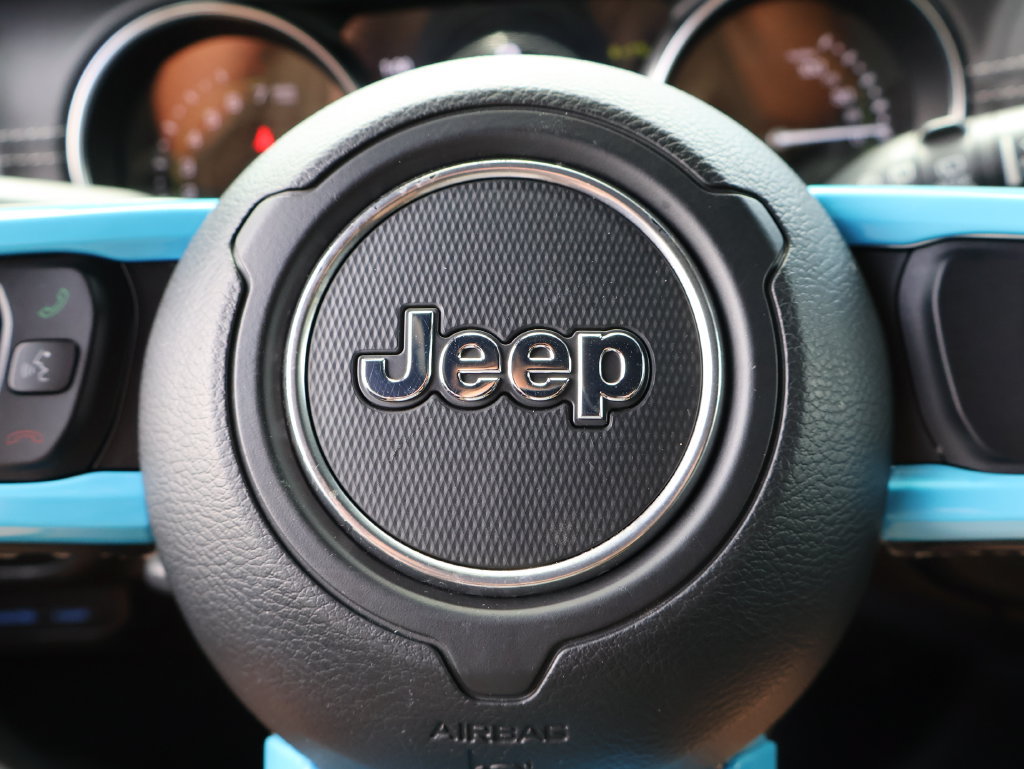 Used 2021 Jeep Wrangler Unlimited Sahara w/ Cold Weather Group AWD/4WD image 25