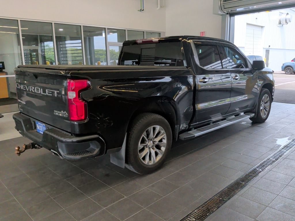 Used 2019 Chevrolet Silverado 1500 High Country w/ Z71 Off-Road Package AWD/4WD image 3