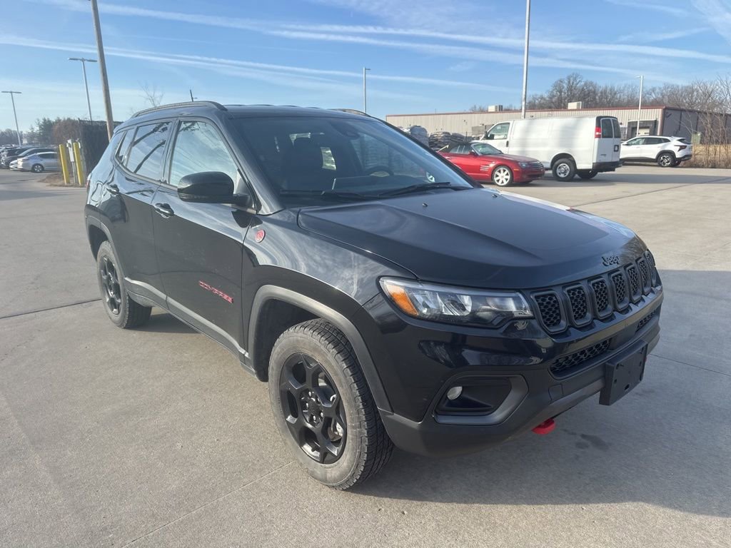 Used 2024 Jeep Compass Trailhawk w/ Trailhawk Convenience Group image 5