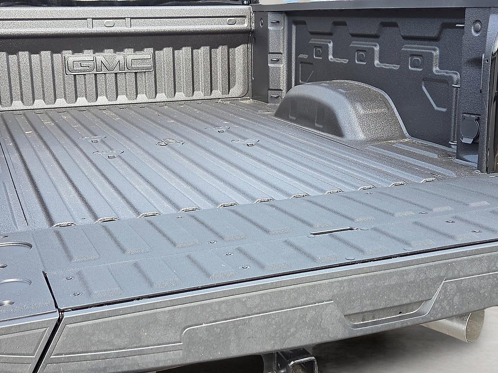 Used 2025 GMC Sierra 2500 Denali w/ Denali Reserve Package image 9