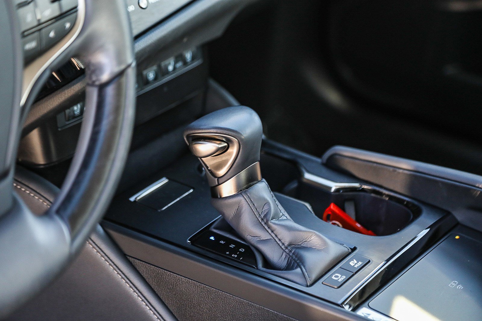 Used 2024 Lexus ES 300h w/ Accessory Package (Z2) FWD image 20
