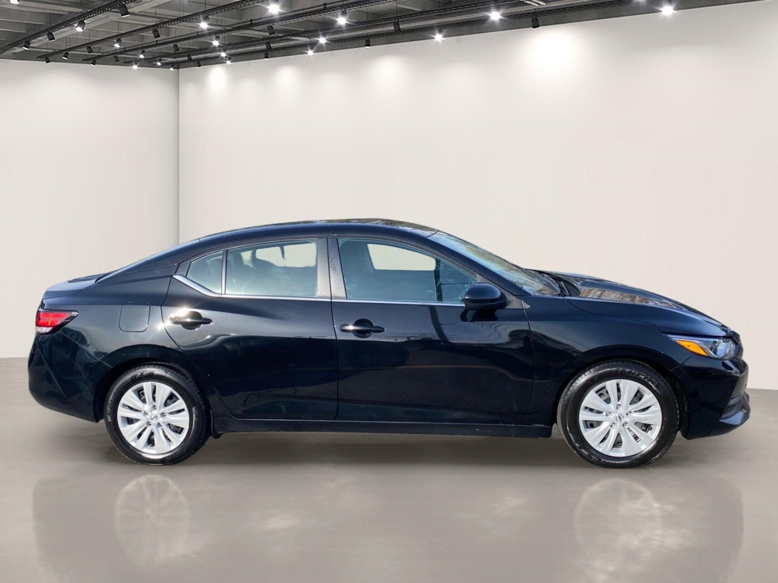 Used 2023 Nissan Sentra S image 8