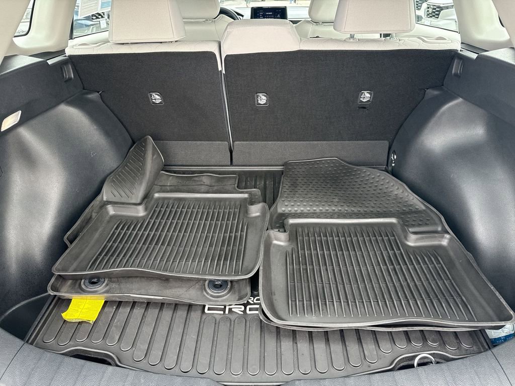 Used 2023 Toyota Corolla Cross L image 19