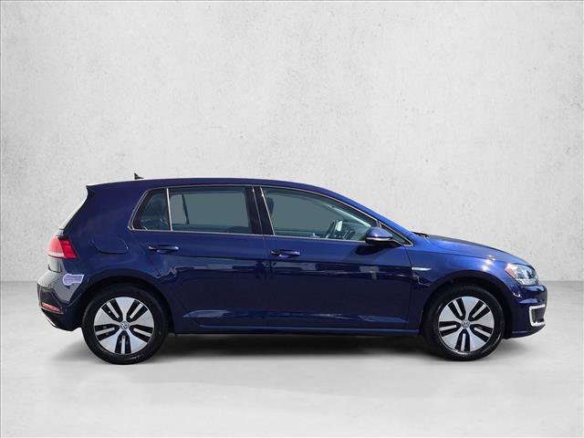 Used 2018 Volkswagen e-Golf SE w/ DC Fast Charging Package FWD image 4