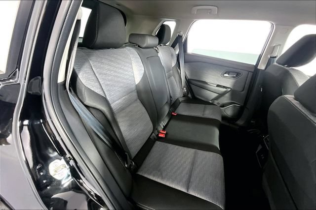 Used 2023 Nissan Rogue SV AWD/4WD image 29