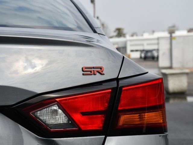 Used 2024 Nissan Altima 2.5 SR image 9
