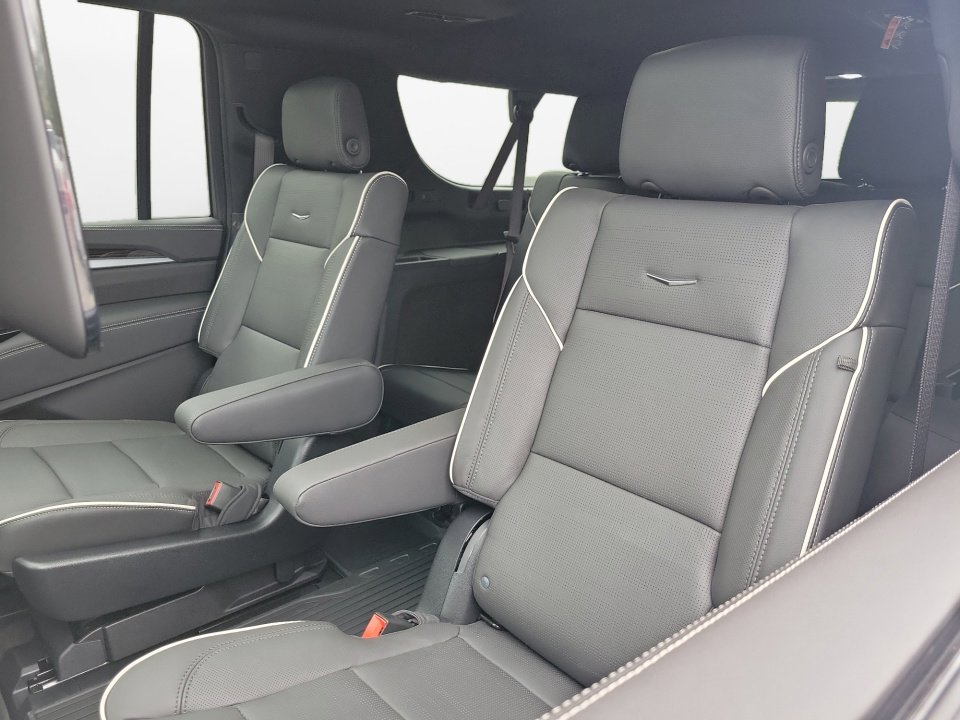 New 2025 Cadillac Escalade ESV Premium Luxury w/ Touring Package image 12