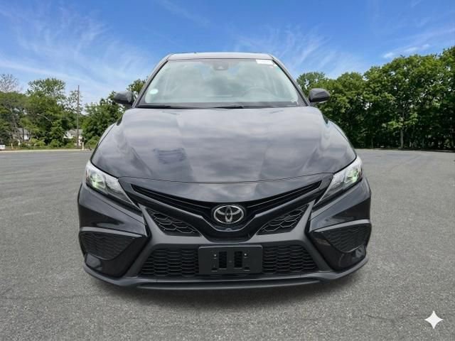 Used 2024 Toyota Camry SE w/ Cold Weather Package AWD/4WD image 3