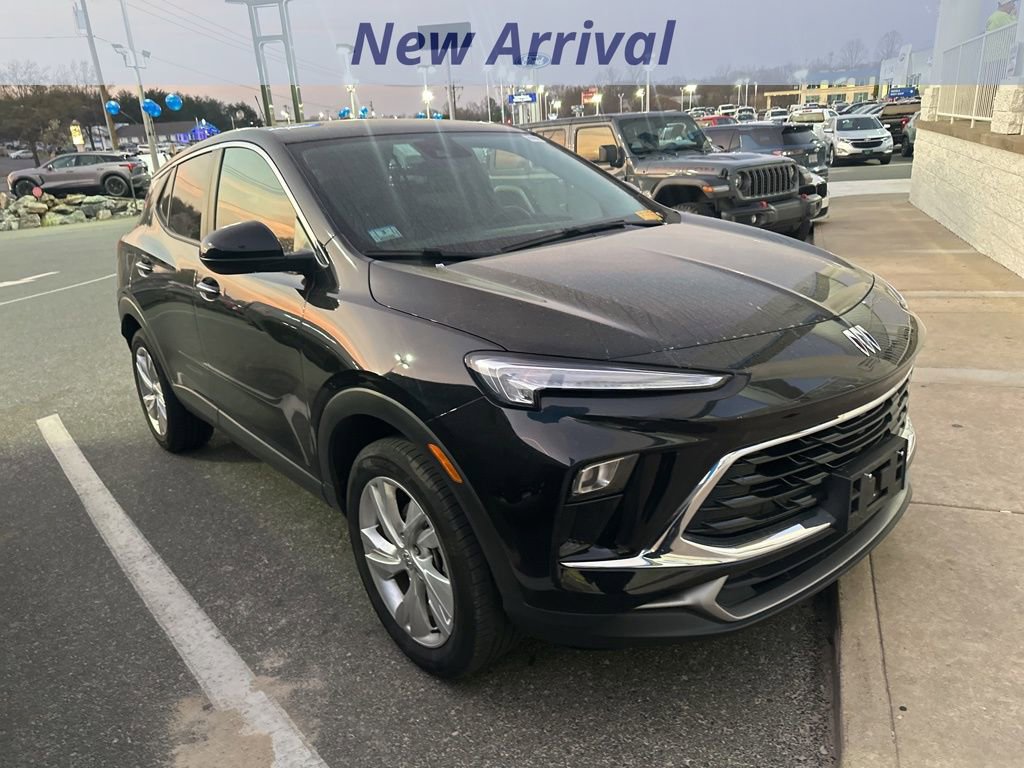 Used 2025 Buick Encore GX Preferred image 2