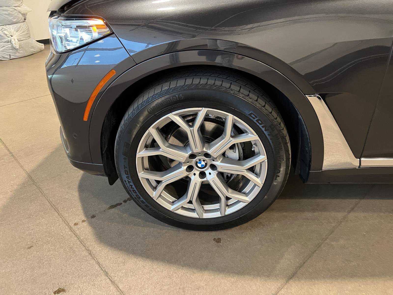 Used 2022 BMW X7 xDrive40i w/ Premium Package image 55