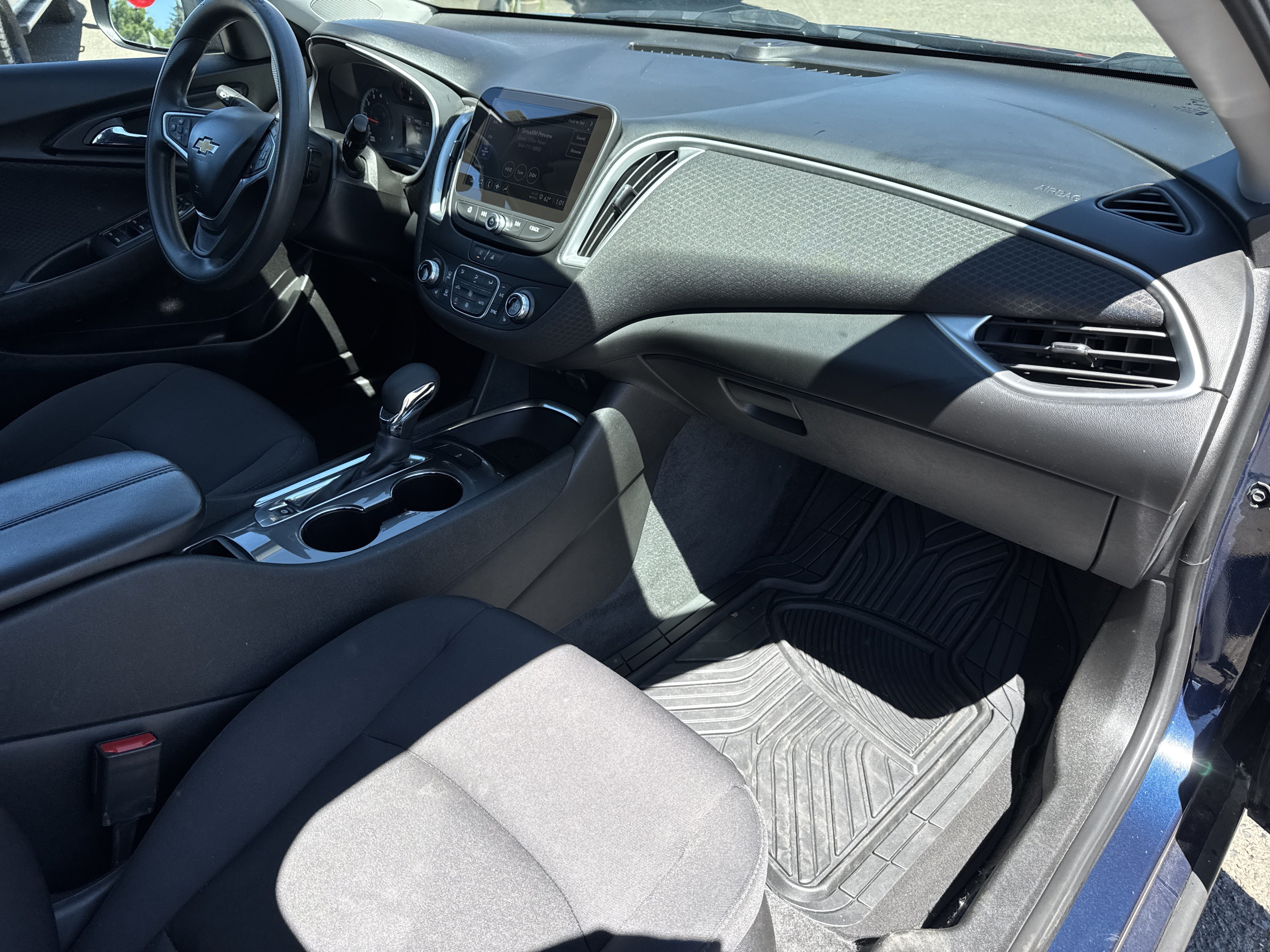 Used 2022 Chevrolet Malibu LT FWD image 25