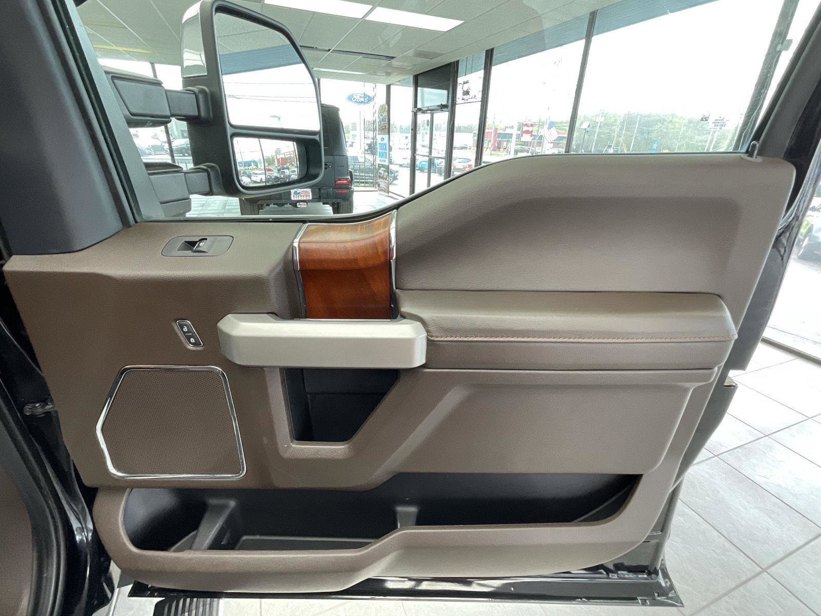 Used 2022 Ford F250 King Ranch w/ King Ranch Ultimate Package AWD/4WD image 9