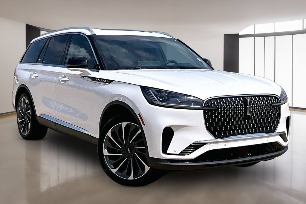 Used 2025 Lincoln Aviator Reserve w/ Equipment Group 201A AWD/4WD image 11