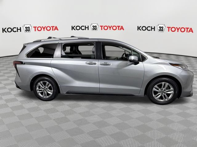 Used 2022 Toyota Sienna Limited AWD/4WD image 22