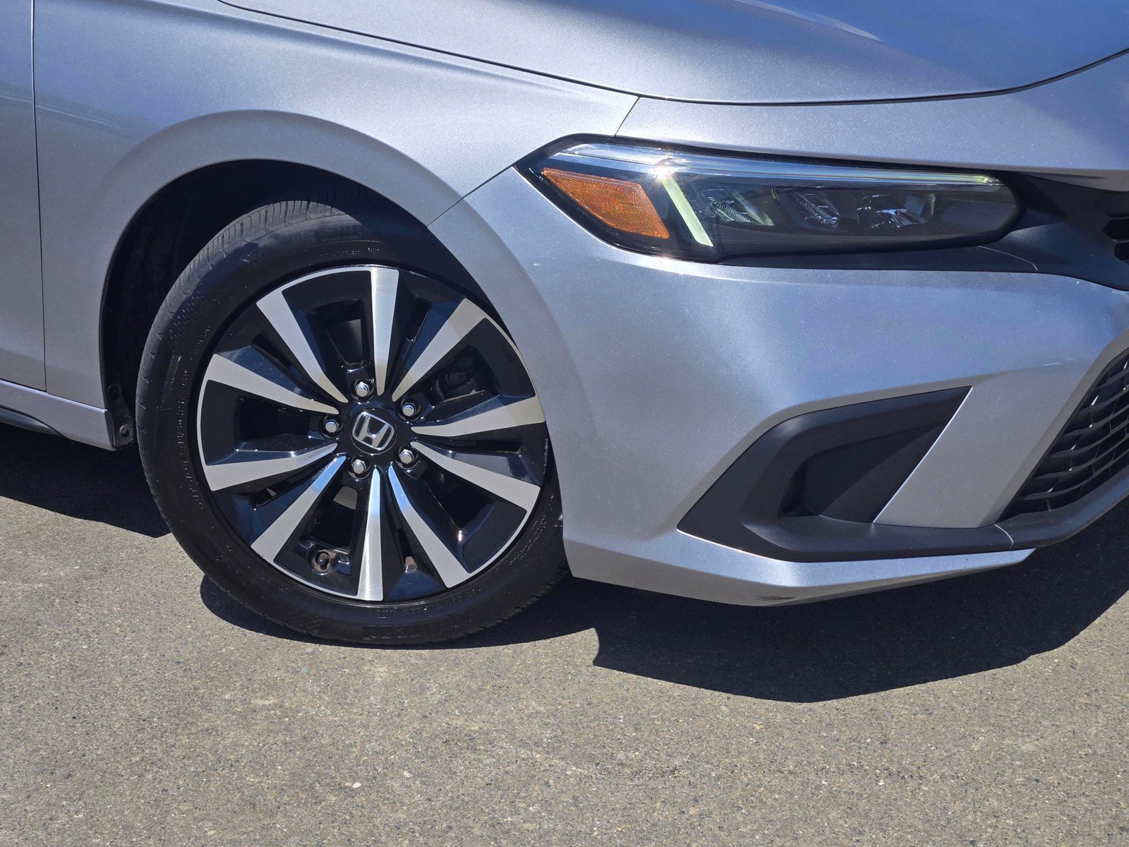 Used 2024 Honda Civic EX-L image 9