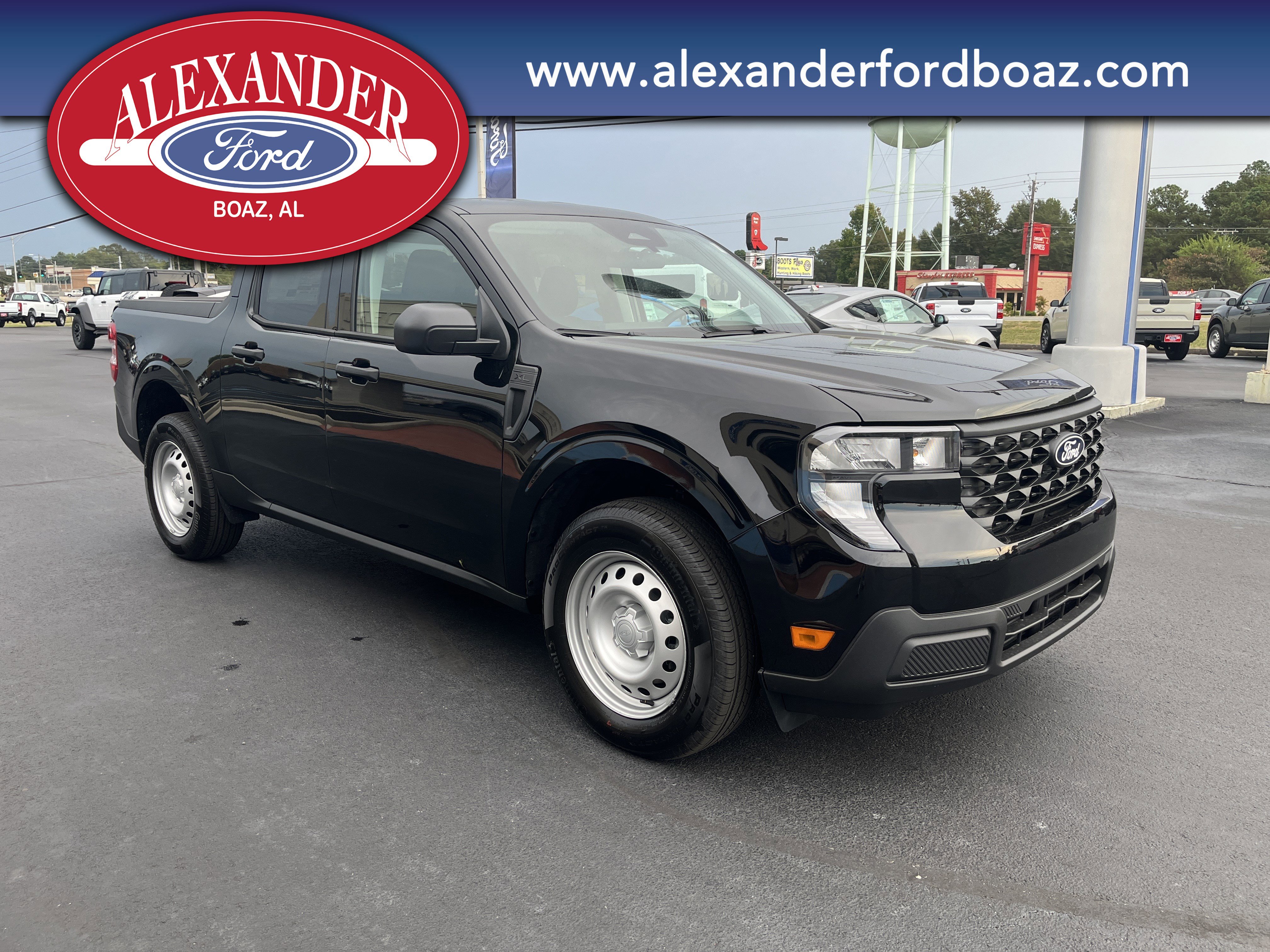 New 2025 Ford Maverick XL image 3