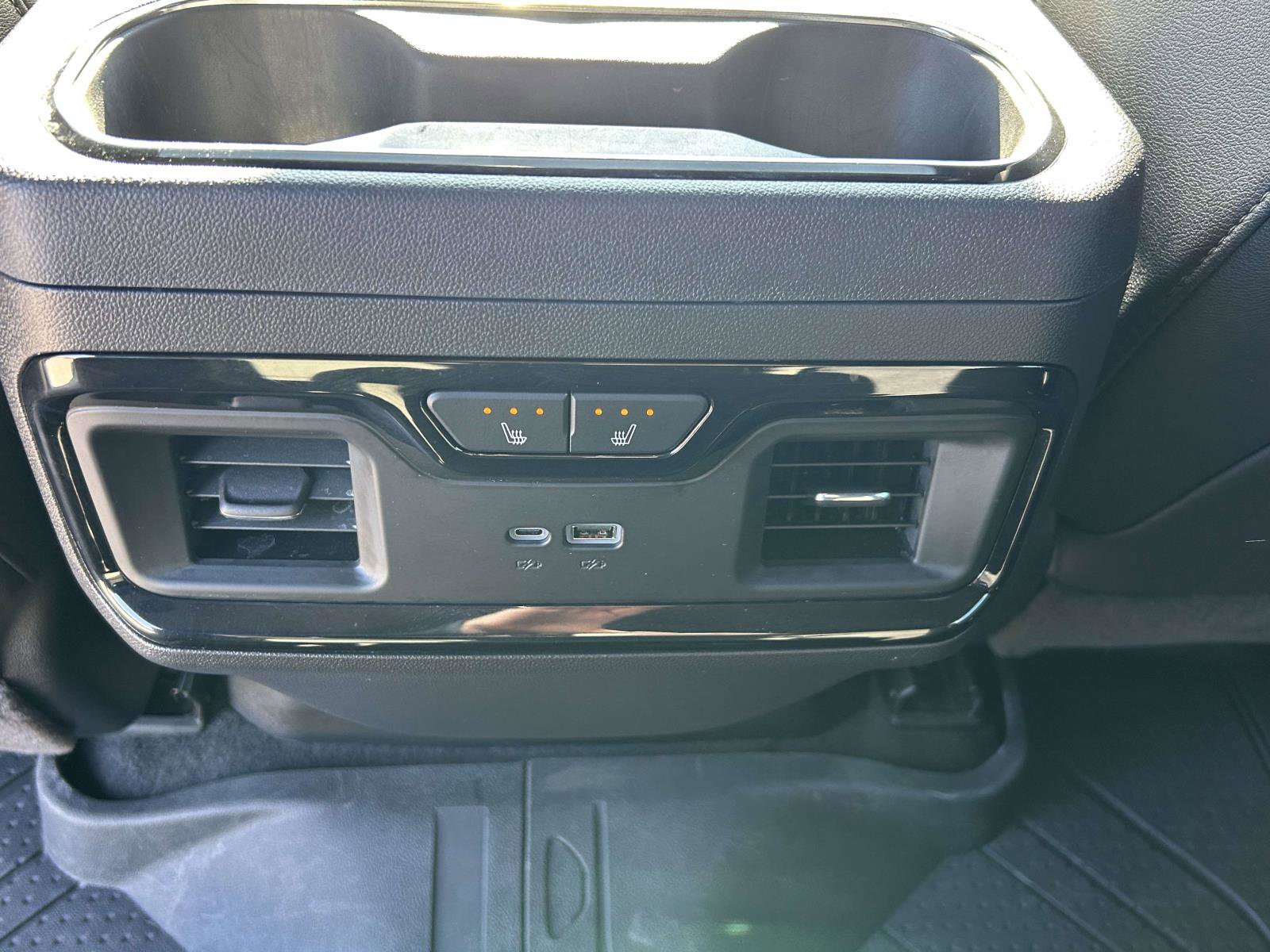 Used 2024 Chevrolet Silverado 1500 ZR2 w/ Technology Package image 16