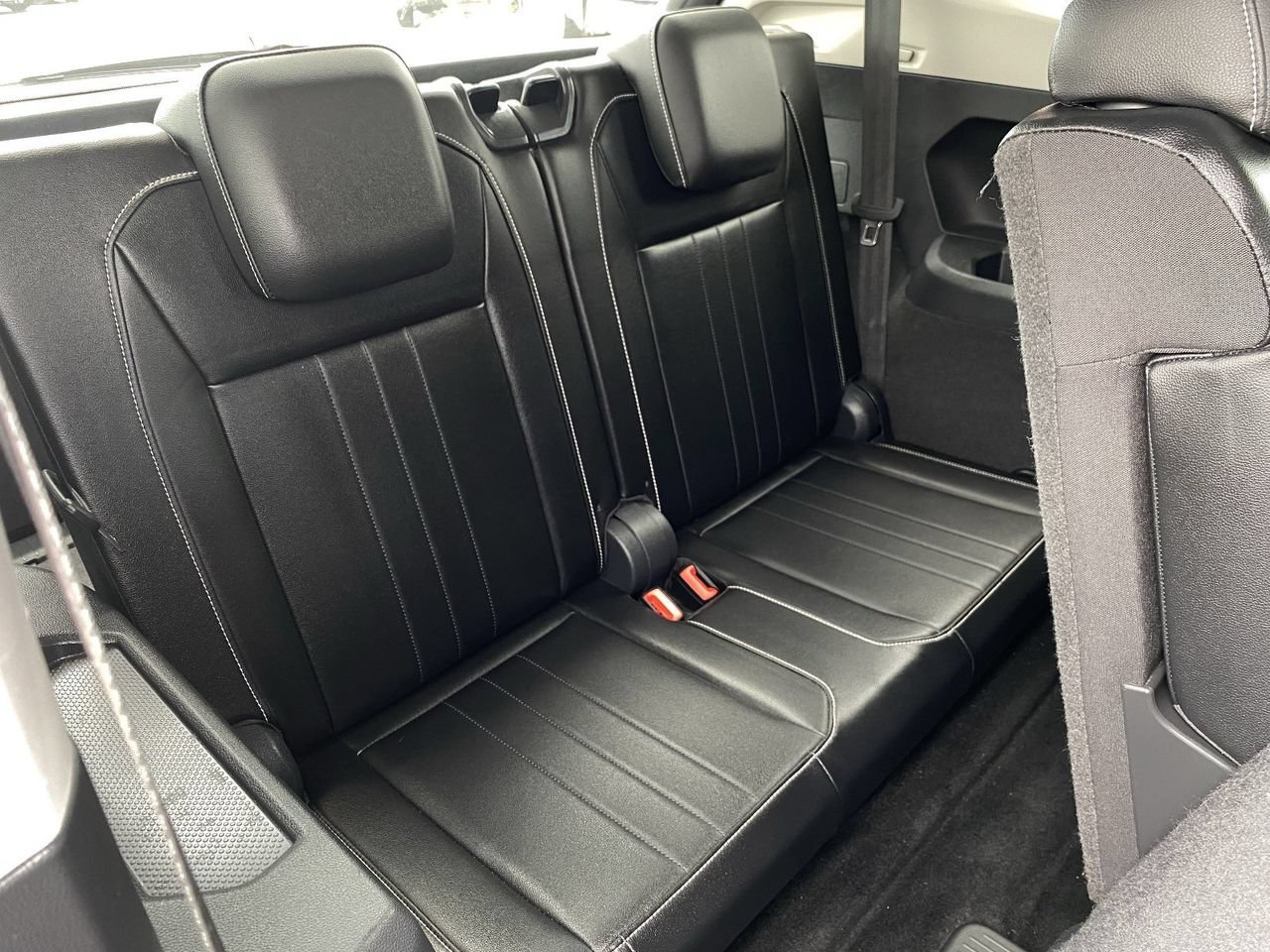 Used 2024 Volkswagen Tiguan SE FWD image 13