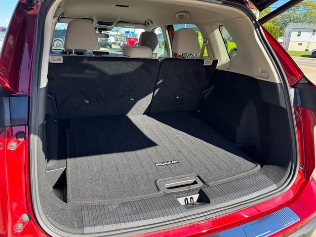 Used 2025 Nissan Rogue SV image 5
