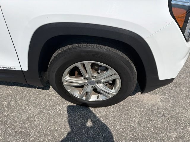 Used 2024 GMC Terrain SLE FWD image 9