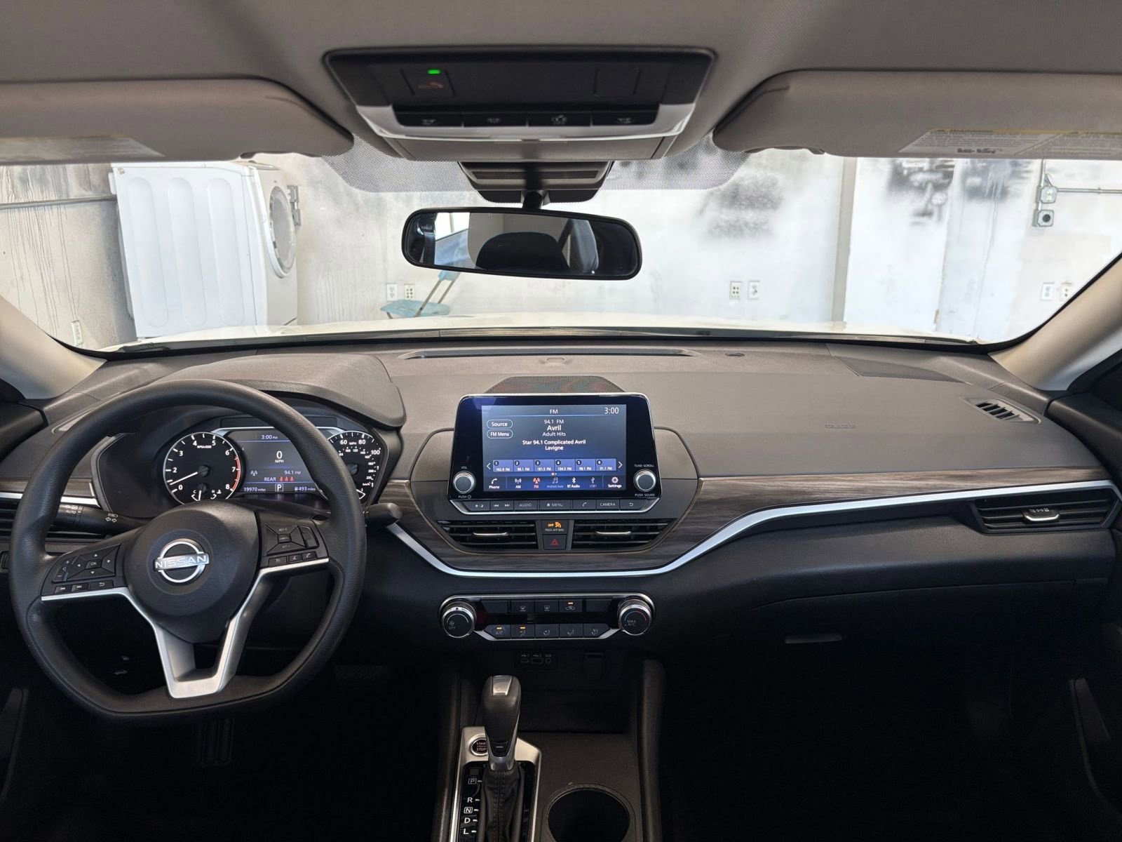 Used 2025 Nissan Altima 2.5 SV FWD image 33