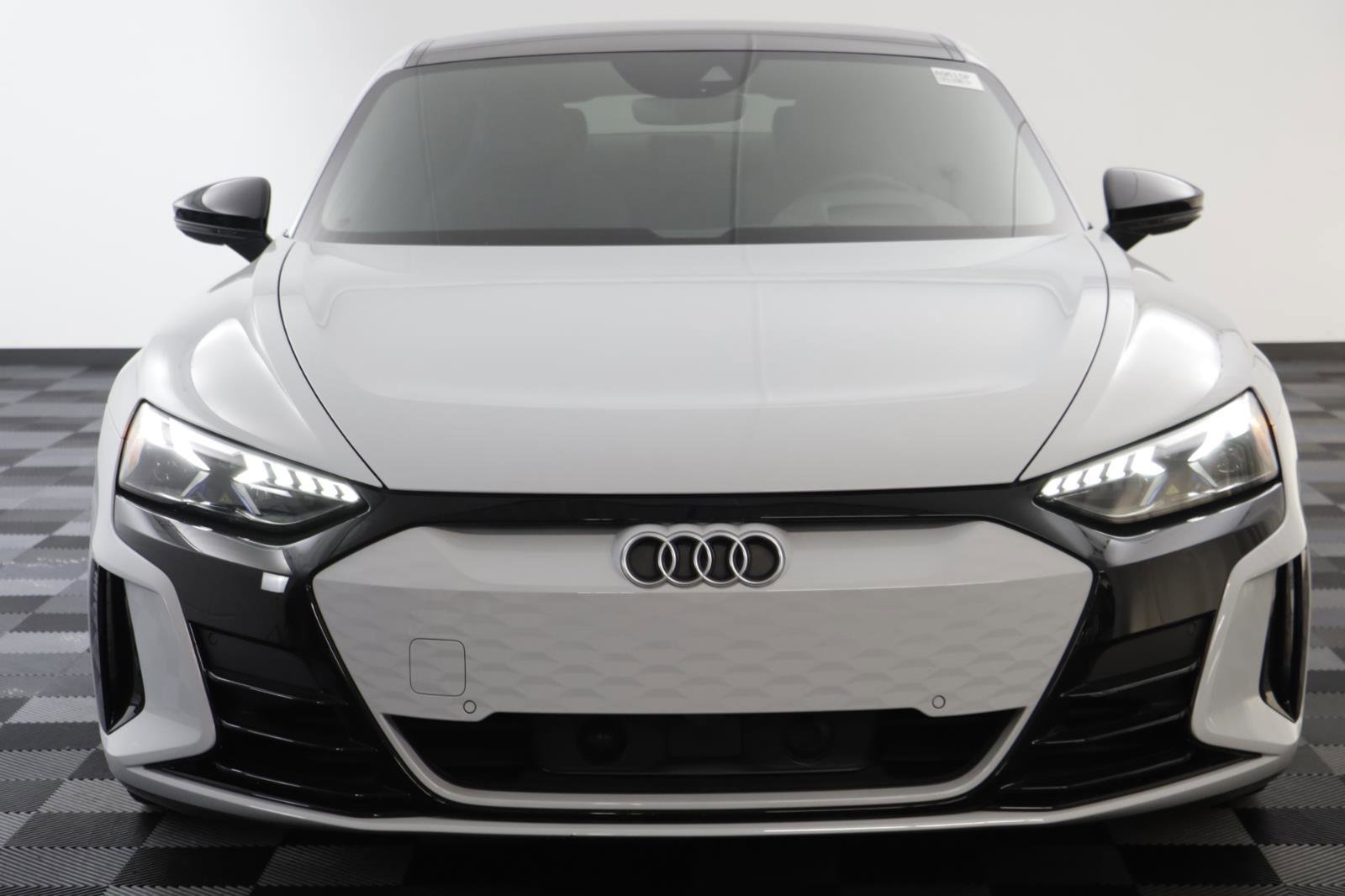 Used 2024 Audi e-tron GT Prestige image 24