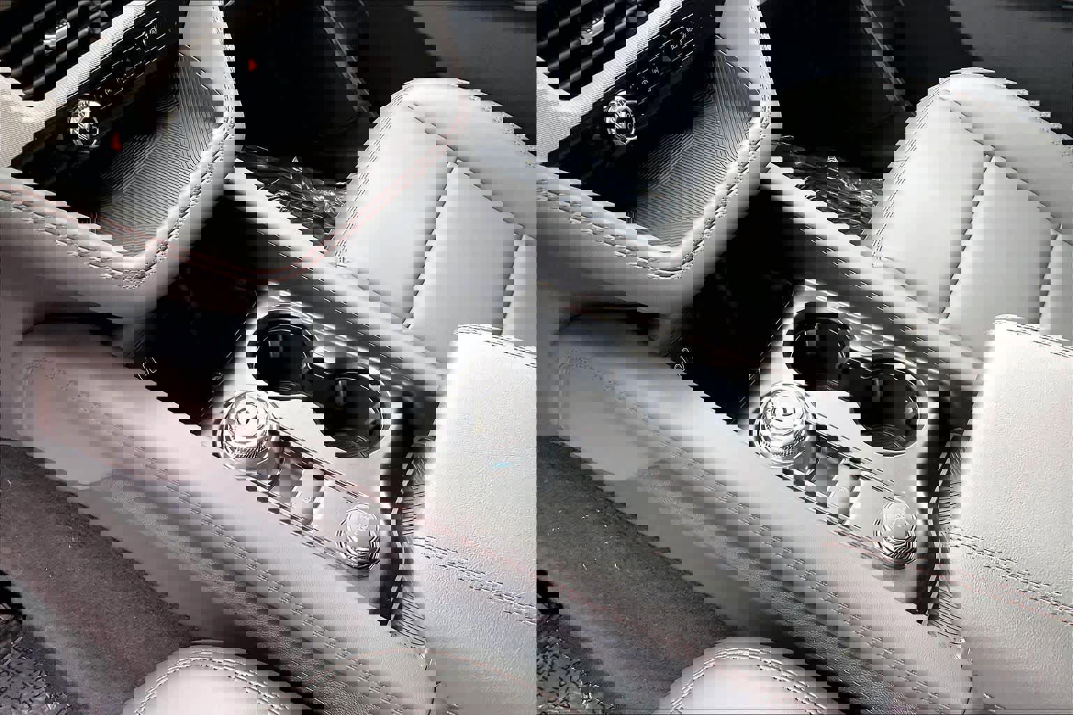 New 2026 Ford Explorer Active w/ Active Comfort Package image 7