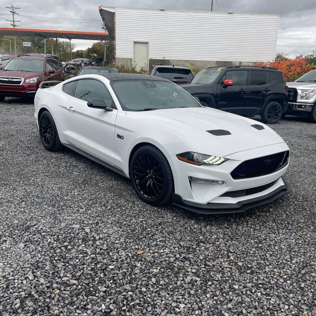 Used 2021 Ford Mustang GT Premium w/ GT Performance Package RWD image 3