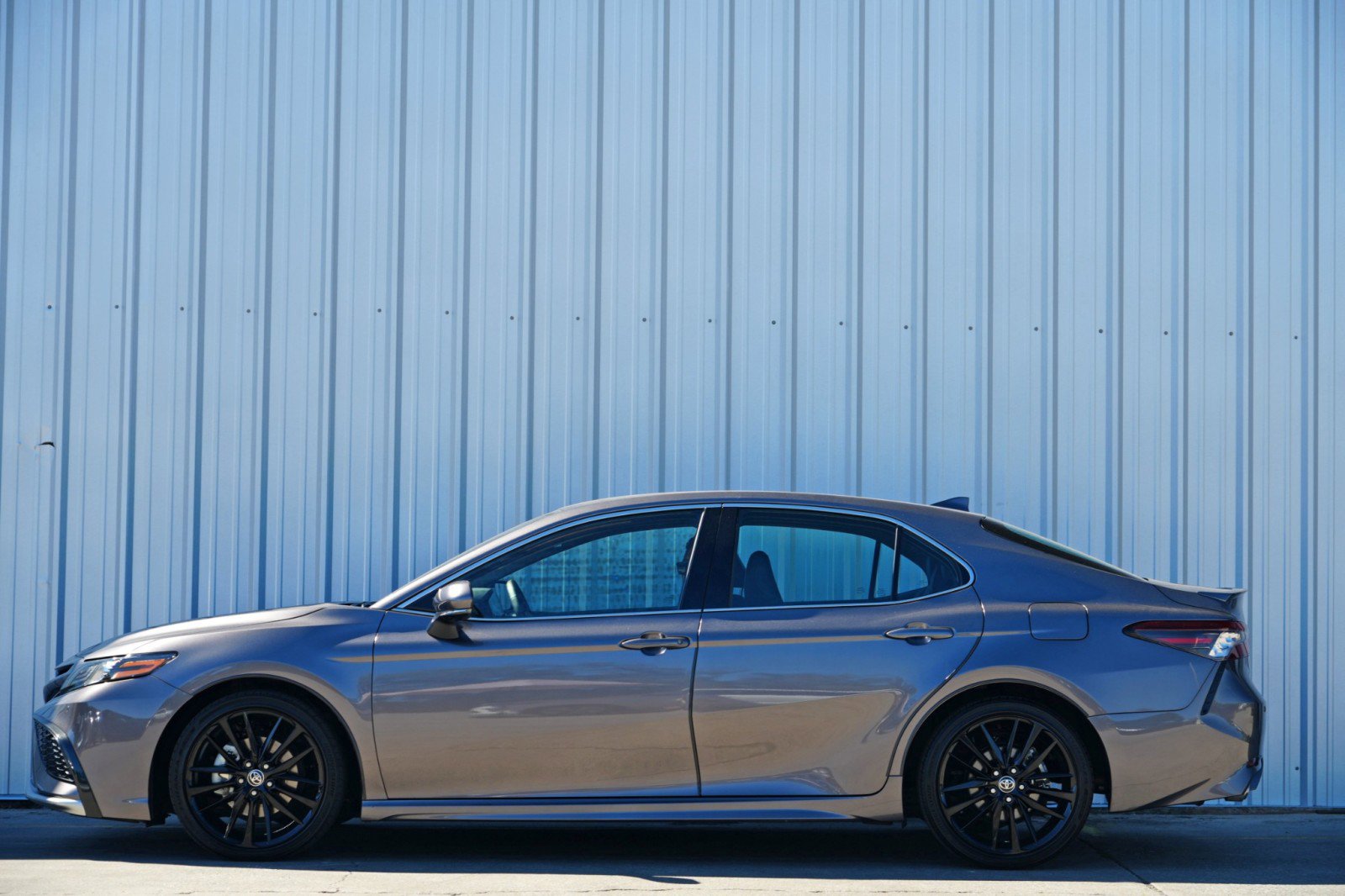 Used 2024 Toyota Camry XSE w/ Navigation Package image 46