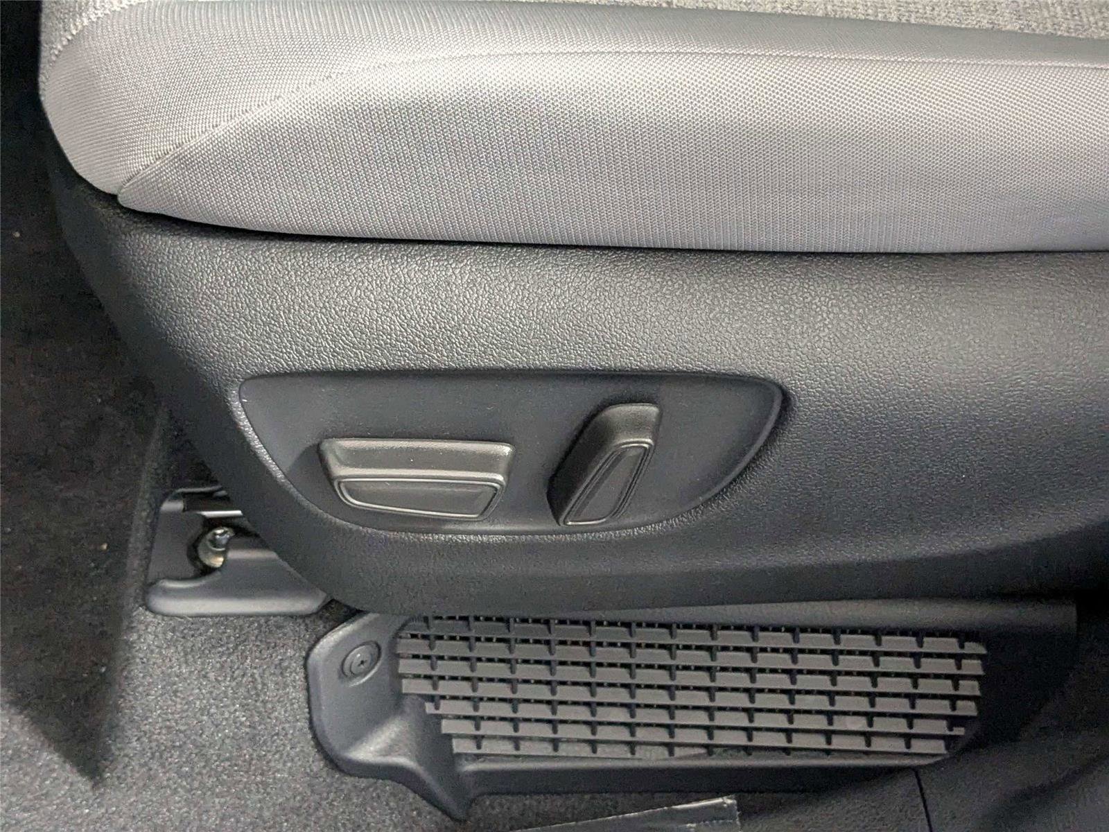 New 2026 Toyota Sienna LE image 12