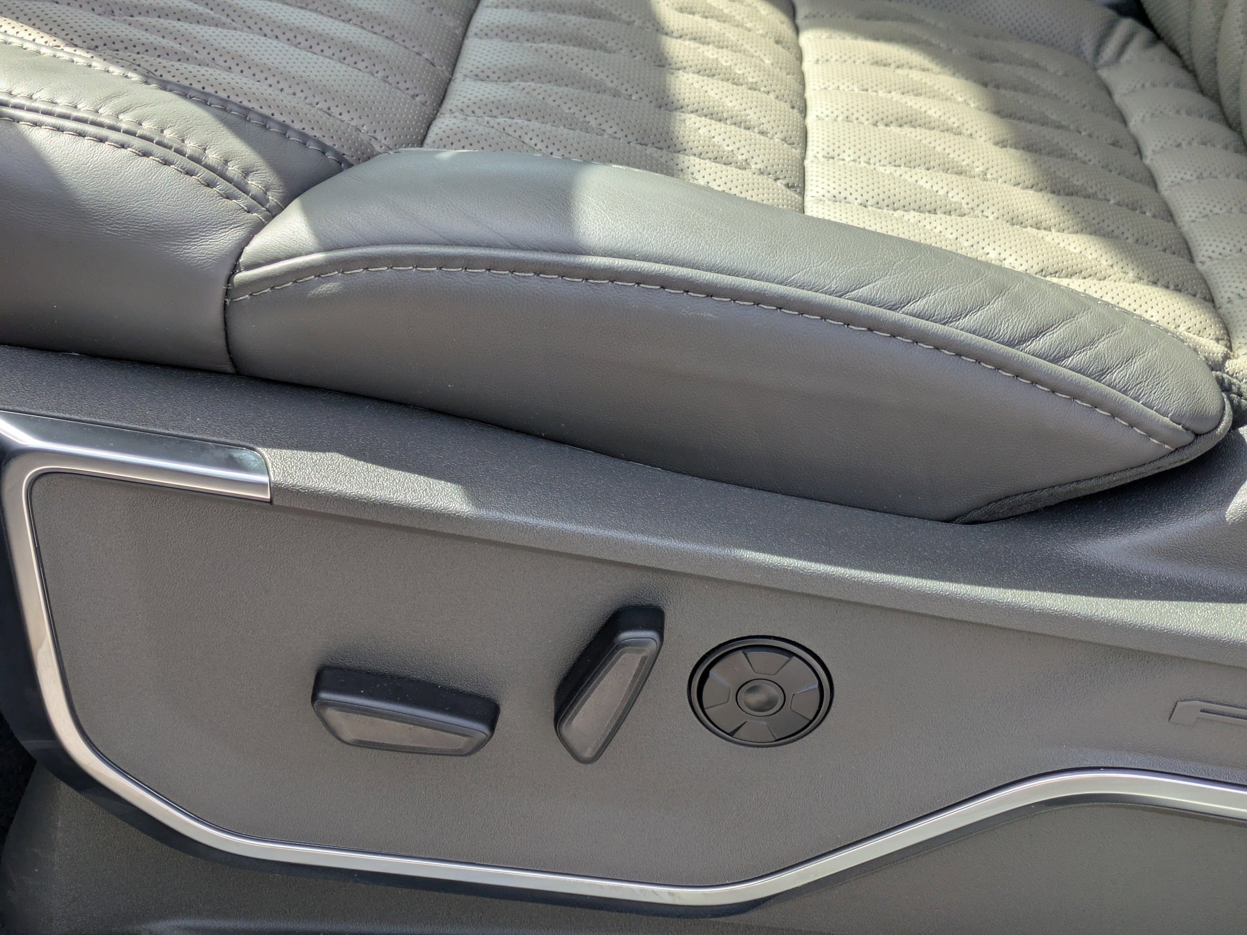 Used 2026 Ford F450 Platinum w/ Platinum Plus Package image 28