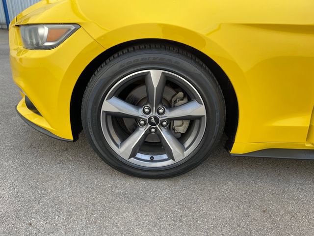 Used 2015 Ford Mustang Convertible w/ Equipment Group 051A RWD image 21