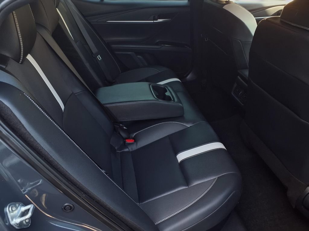 Used 2025 Toyota Camry SE FWD image 22