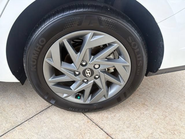 Used 2024 Hyundai Elantra SEL FWD image 19