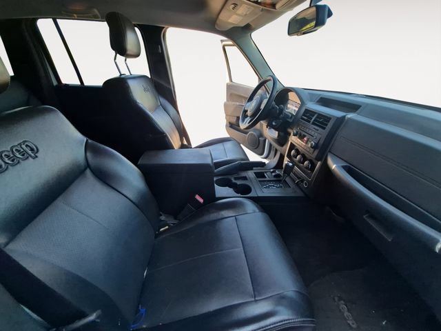 Used 2012 Jeep Liberty Sport AWD/4WD image 14