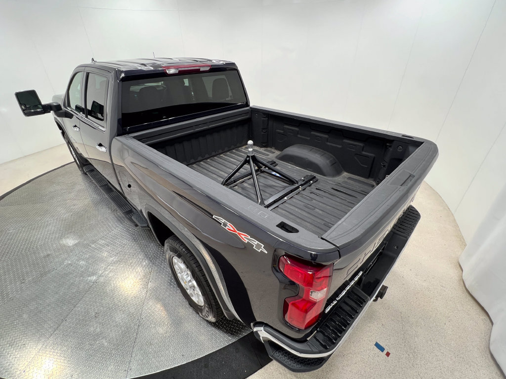 Used 2024 Chevrolet Silverado 2500 LTZ AWD/4WD image 27