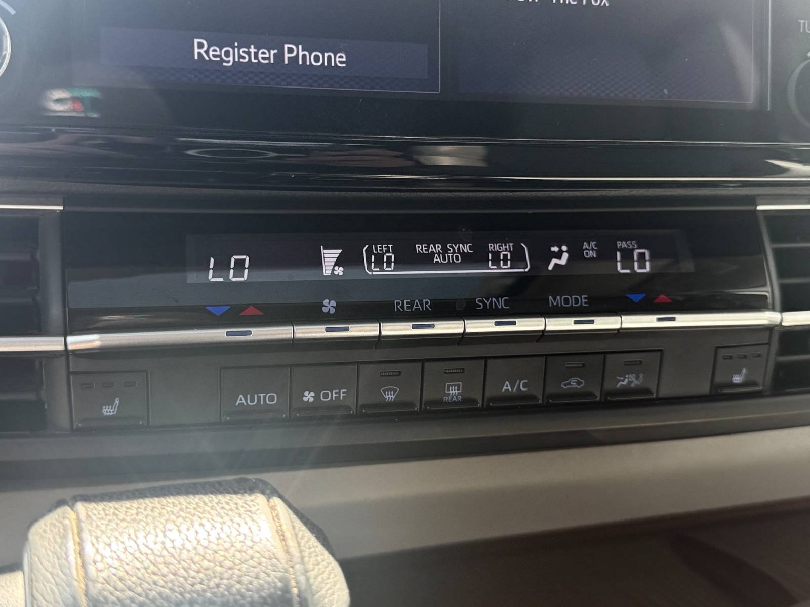 Used 2022 Toyota Sienna XLE FWD image 34