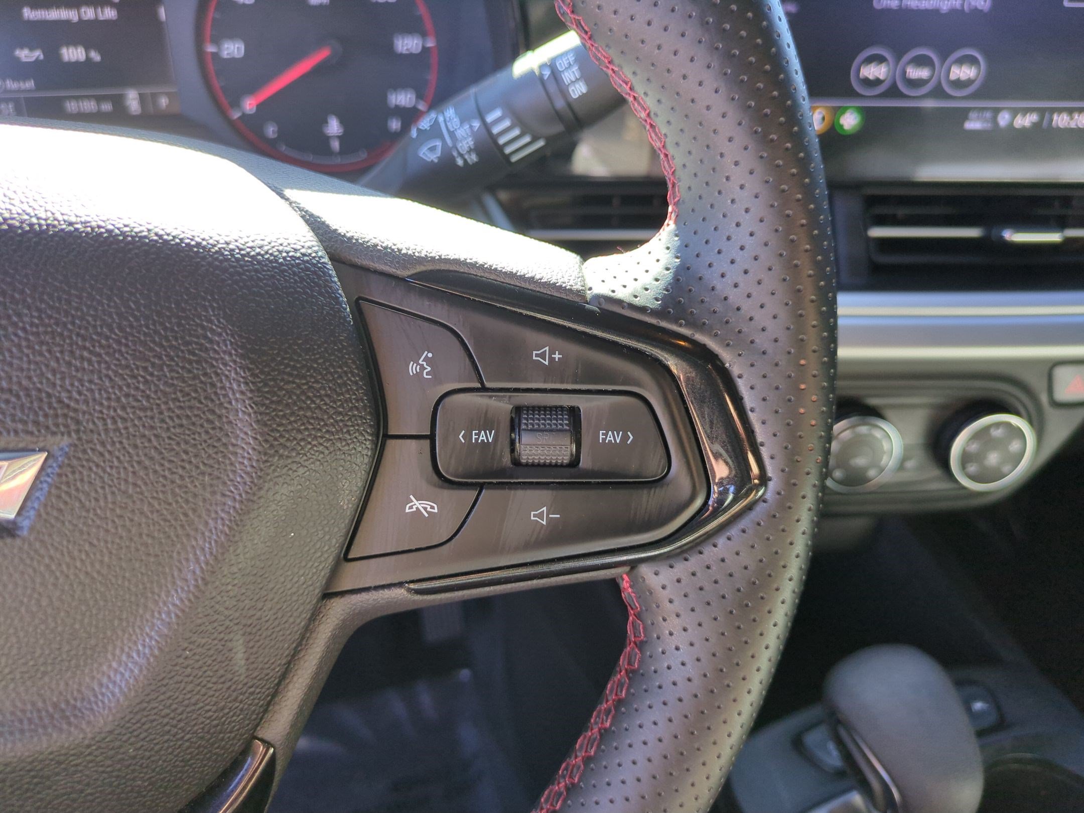 Used 2024 Chevrolet Trax RS w/ Driver Confidence Package FWD image 18