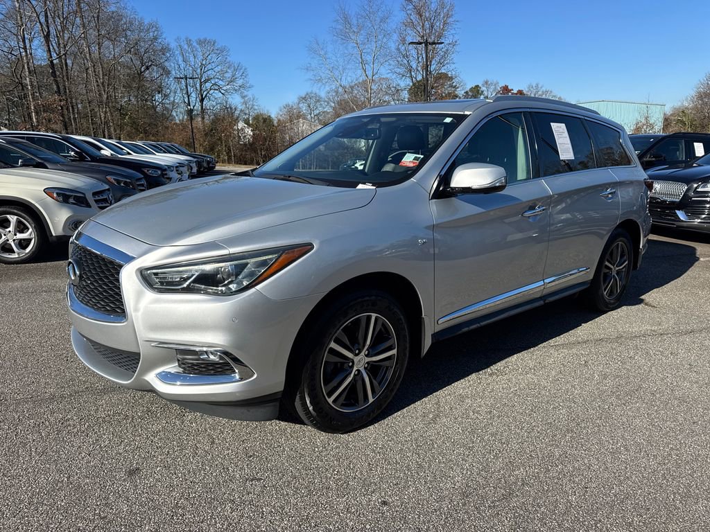 Used 2019 INFINITI QX60 Luxe w/ Essential Package image 3