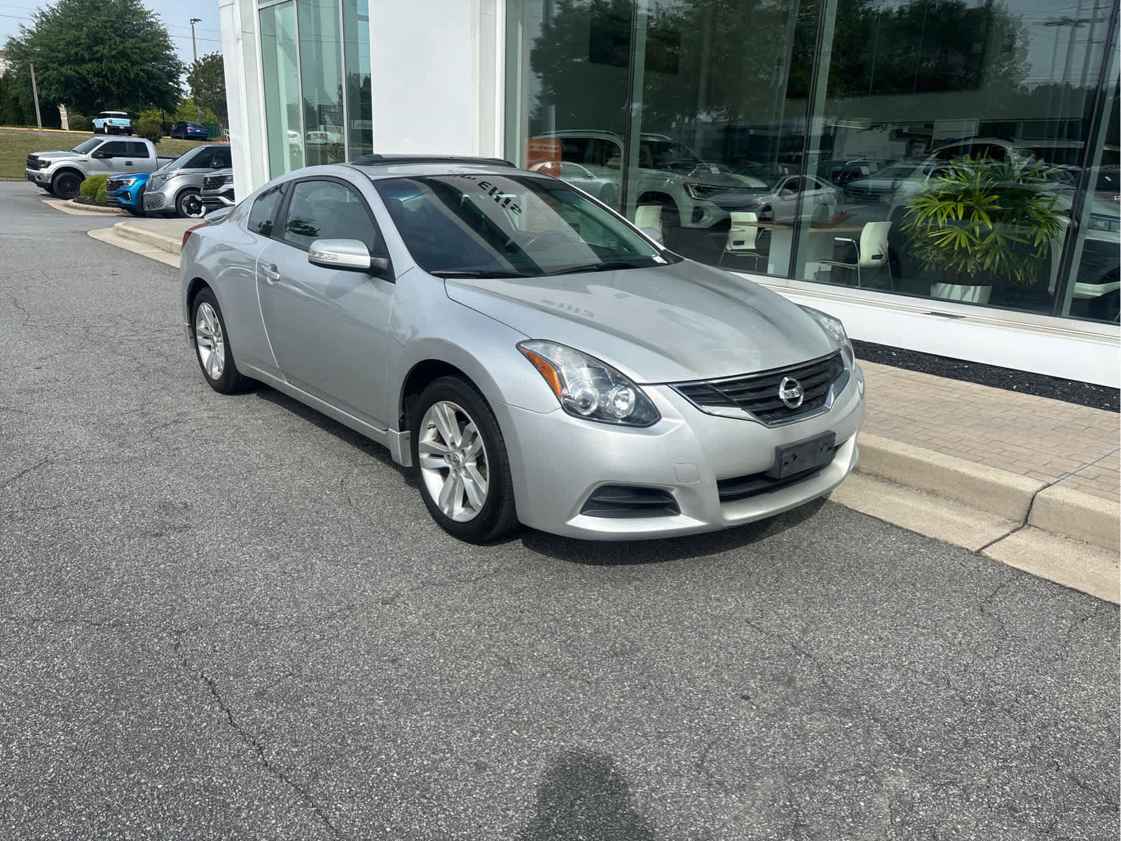 Used 2013 Nissan Altima 2.5 S w/ Premium Pkg FWD image 2
