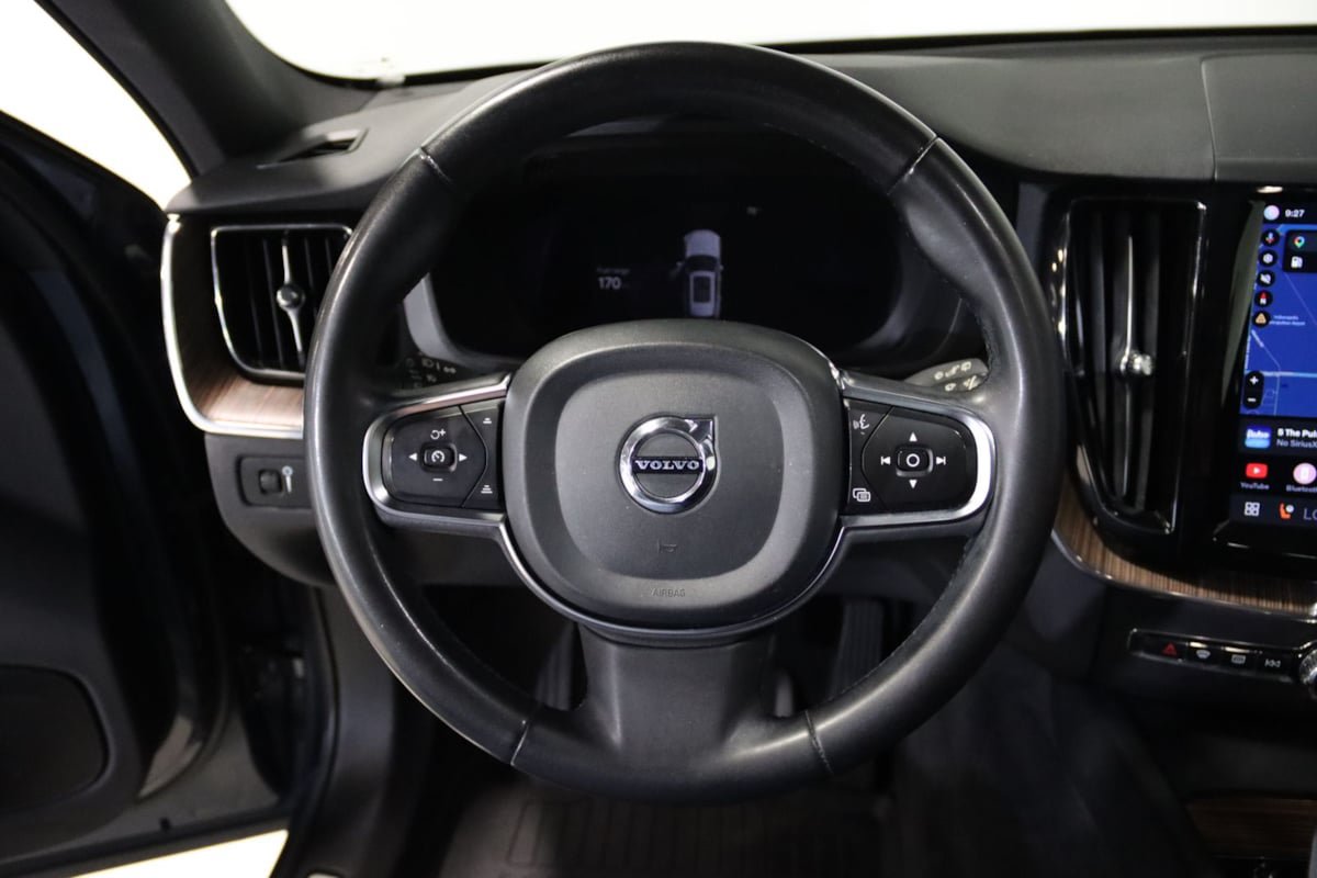 Used 2022 Volvo XC60 B5 Momentum w/ Advanced Package AWD/4WD image 38